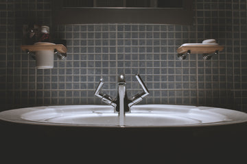 What's Wrong With A Sputtering Faucet? Some Tips For You To Remove Air From The Hot Water Line.