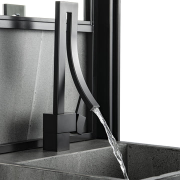 Clihome® | Single Hole Single Handle Basin Faucet in Matt Black