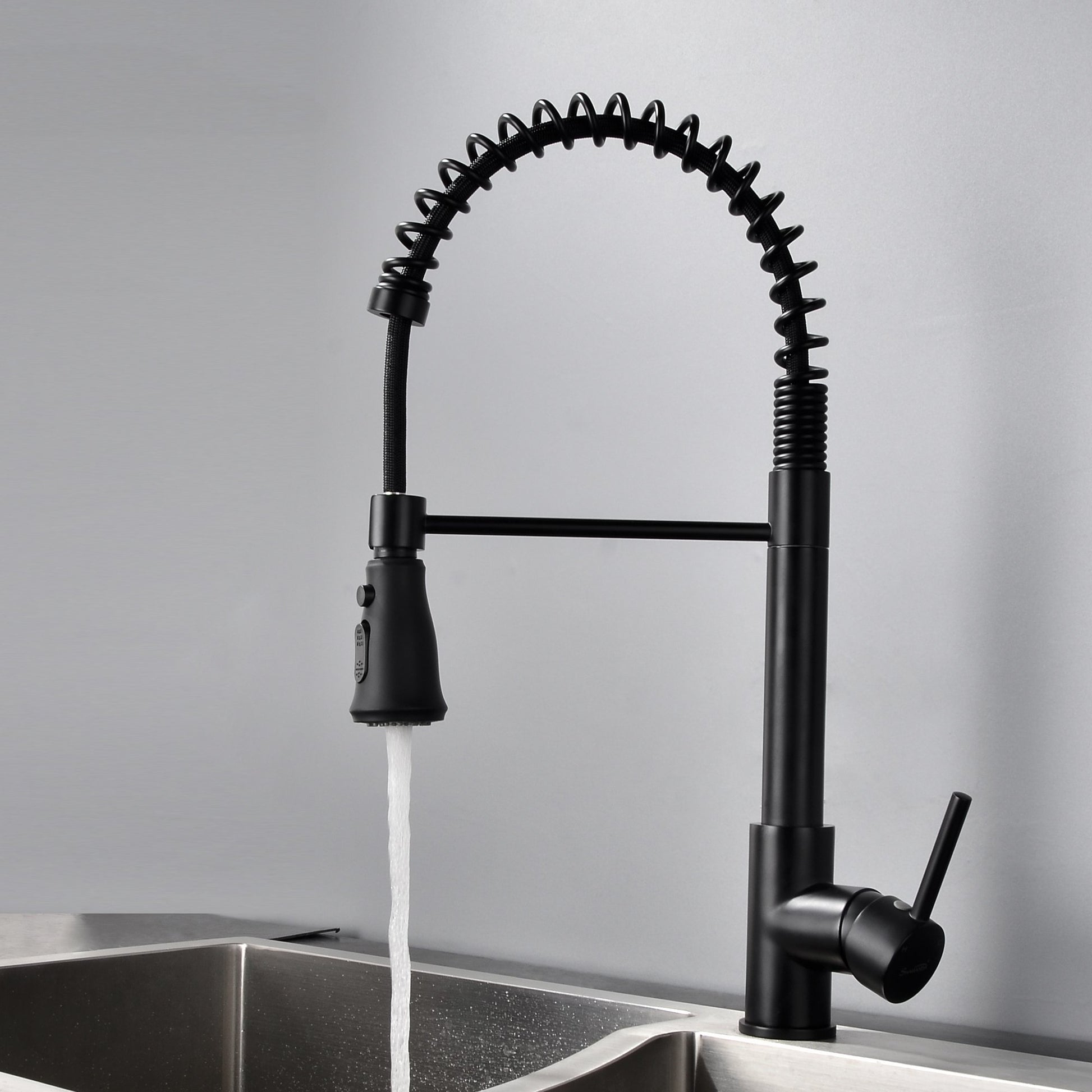 Single-Handle Pull-Down Sprayer Kitchen Faucet with Supply Lines in Matte Black - Alipuinc