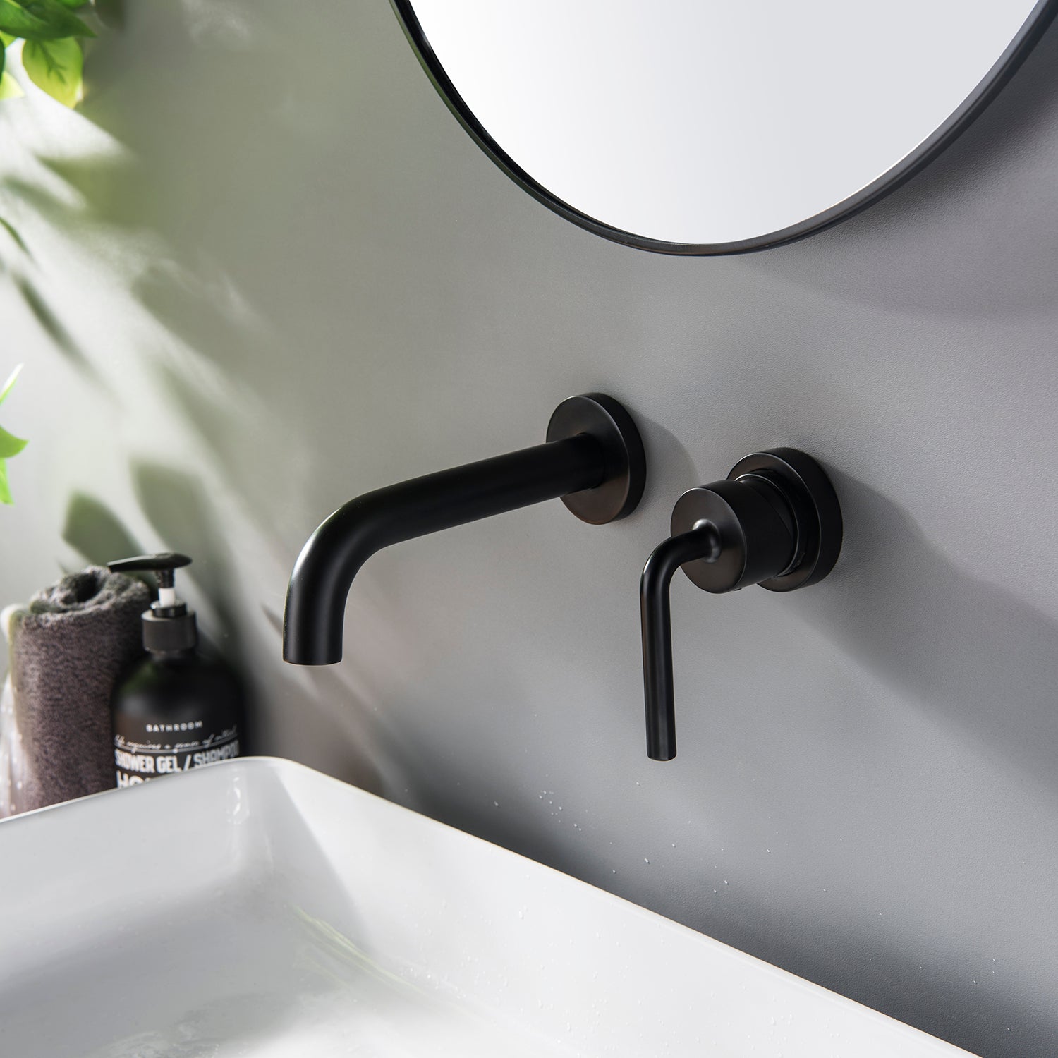 Clihome® | Single Handle Wall Mounted Bathroom Faucet in Matte Black