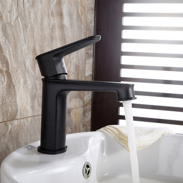 Clihome® | Single Hole Single-Handle 1.2GPM Bathroom Faucet in Matte Black